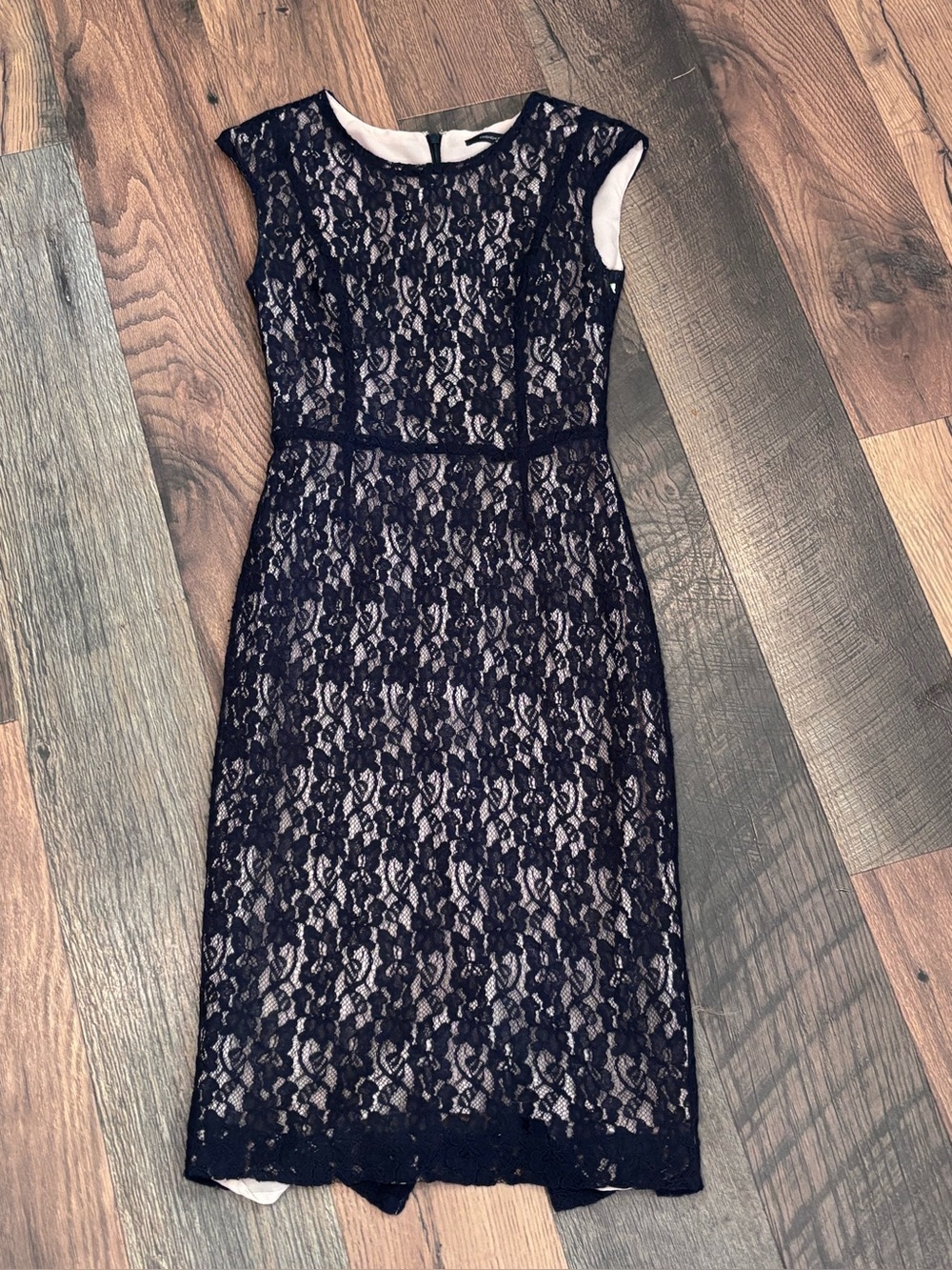 French Connection size 0 Black  Nocturnal Angela Lace Midi  Lace Sheath Dress